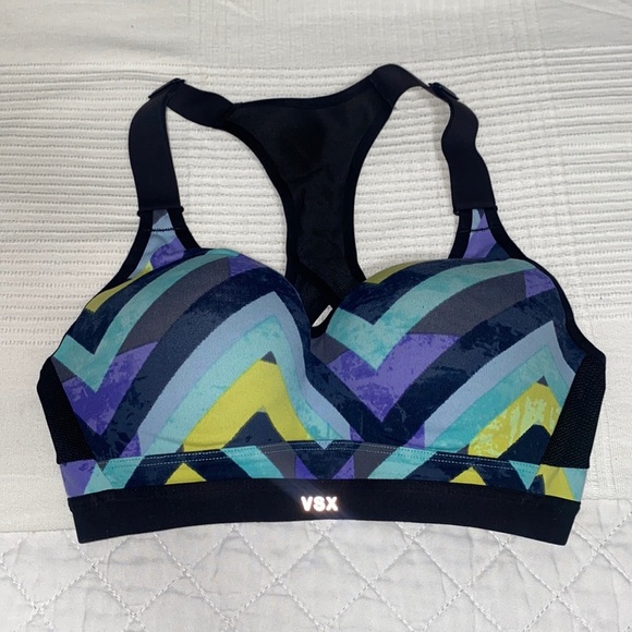Victoria's Secret - VSX sports Bra - Picture 2 of 7